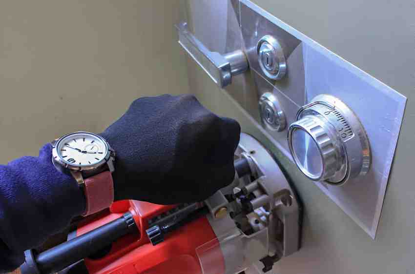 locksmith safe and vault service